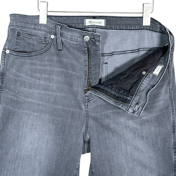 MADEWELL Stovepipe Jeans in Cement Wash: Raw-Hem Edition - Picture 10 of 15